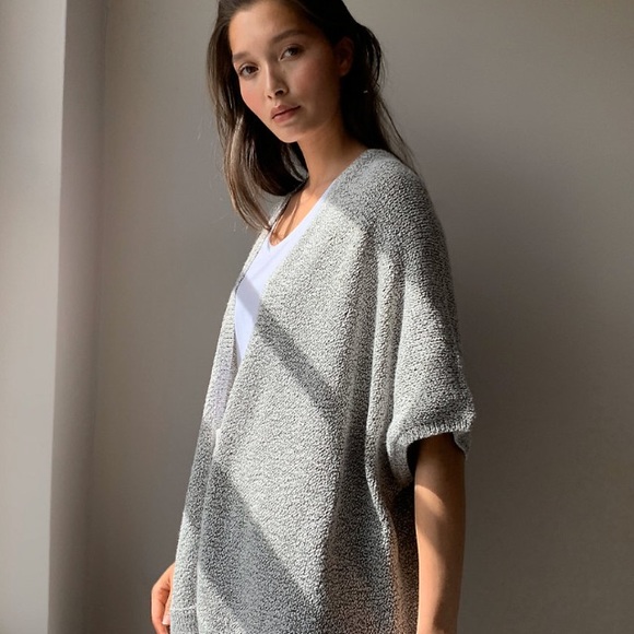 Aritzia Community Cape - Picture 2 of 15